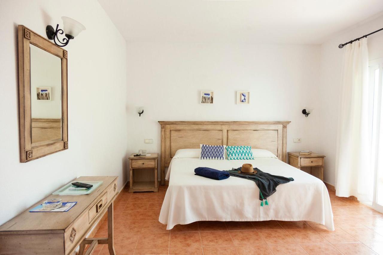 Hotel Roca Plana Es Pujols Esterno foto