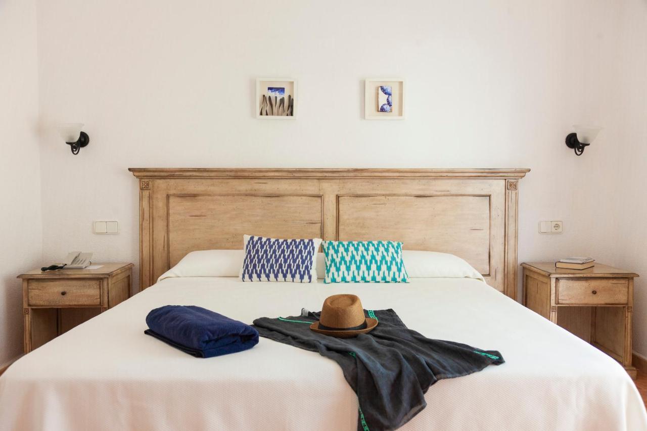 Hotel Roca Plana Es Pujols Esterno foto