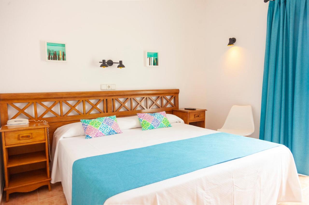 Hotel Roca Plana Es Pujols Esterno foto