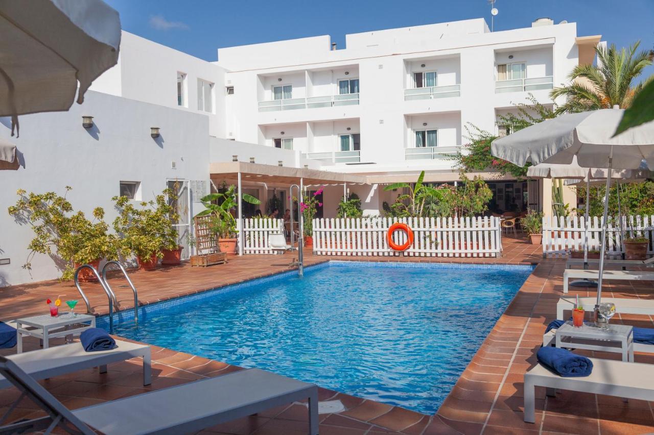 Hotel Roca Plana Es Pujols Esterno foto